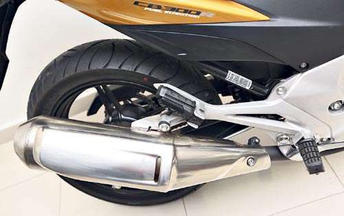 <p>Motor: DOHC, Monocilíndrico</p>