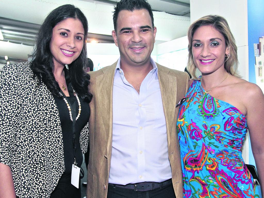 Elina Detresno, José Broce y Carrin Skubin.()