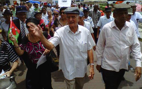Los jubialdos exigen su aumento de manera inmediata. Foto/Víctor Arosemena<br>