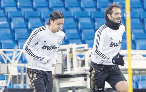 <p>Entrenos. Los jugadores del Real Madrid se ejercitaron ayer.</p>