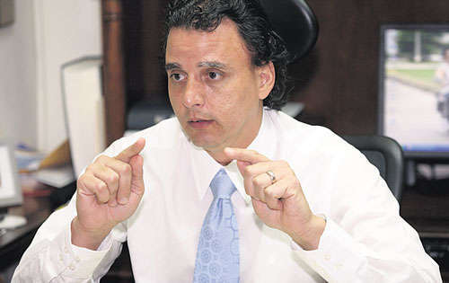 <p>Gerardo Solís</p>