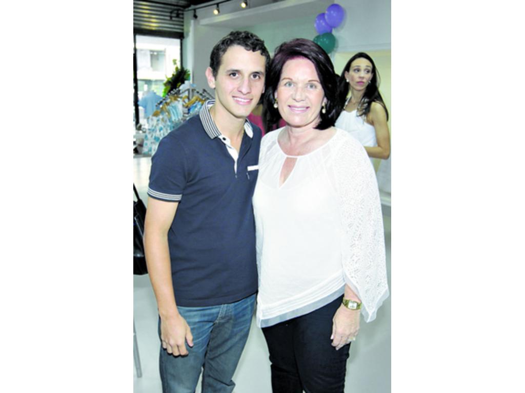 8. Álvaro López y Gloria de Arosemena.