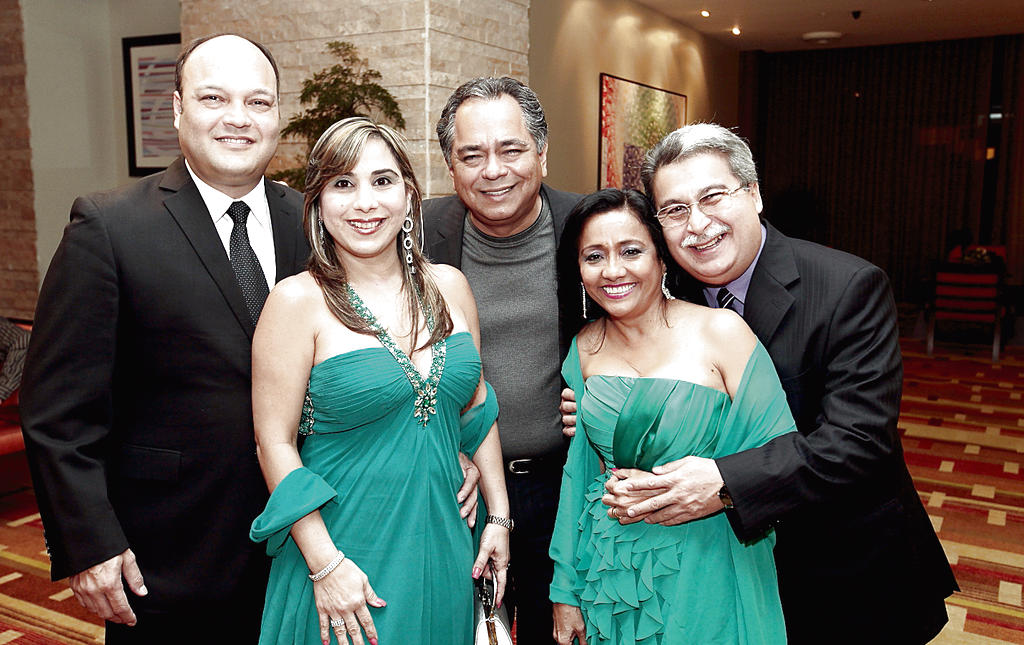 Jesús Salom, Mariaelena de Salom, Luis Medina, Humberto Herrera y Magaly de Herrera.()