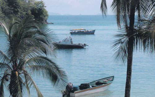 <p>Para conocer las islas, hazlo con un guía local en bote.</p>