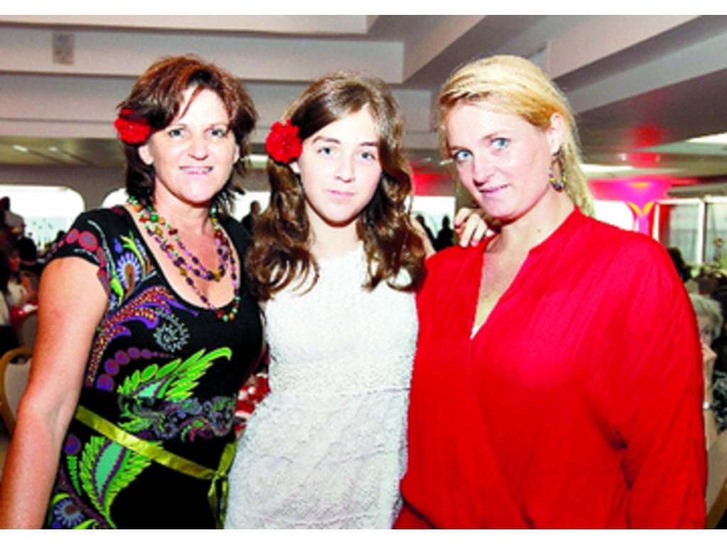3. Margarita de Boer, Susana de Boer y Albertine Buisman.