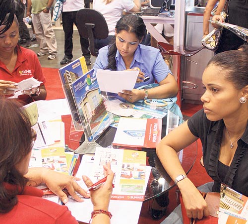 <p>Oportunidad. A la fecha unas 4 mil familias han aplicado para los bonos de 5 mil dólares, que se tramitan con el Ministerio de Vivienda.</p>