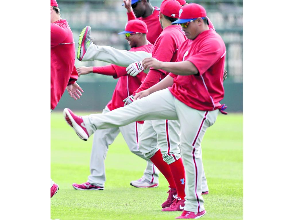 Carlos Ruiz se fue de 3-0 en la derrota de ayer de los Filis.(AP)