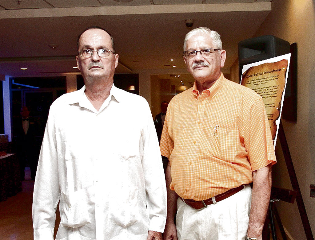 Luis Carlos Müller y José A. Hernández.()