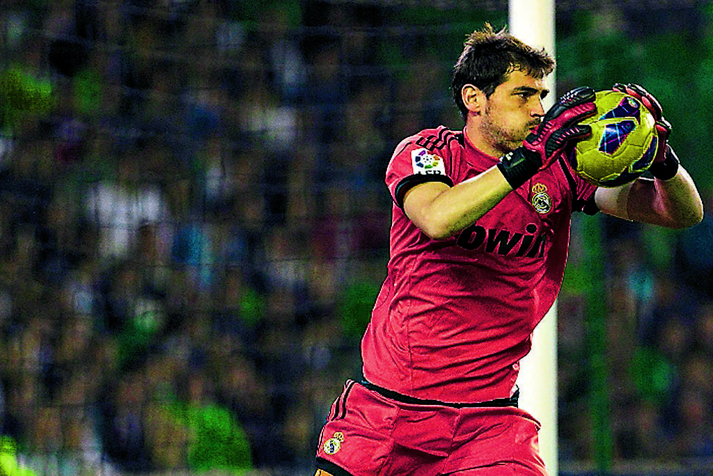 Capitán. Iker Casillas es un fuerte aspirante al premio.(EFE)
