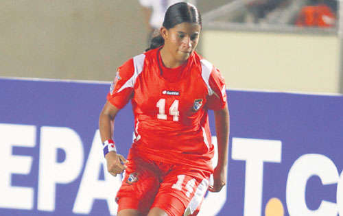 <p>Goleadora. Yessenia Zorrilla marcó el segundo tanto.</p>