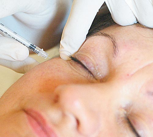 <p>Bótox. Ha demostrado tener múltiples beneficios.</p>