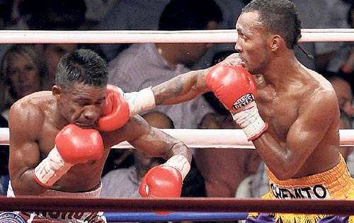 <p>Pelea. Chemito (d) viene de derrotar a Lorenzo Parra. </p>