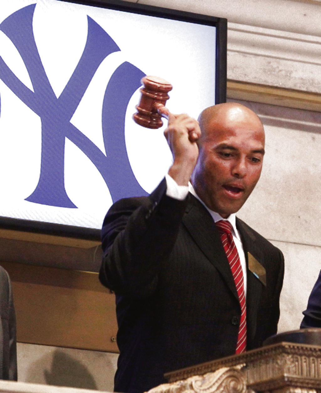 ¡Strike! Rivera da el campanazo inicial.(AP)