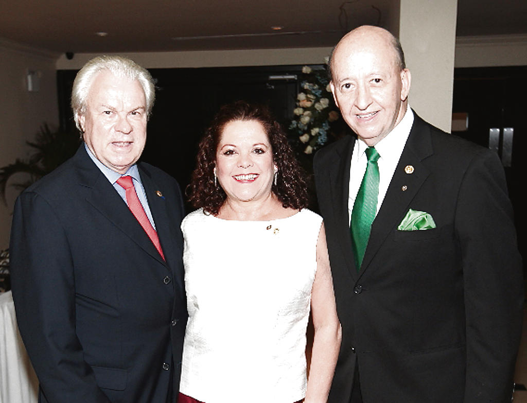 Nils Petterson, Patricia Petterson y Miguel Franco.()