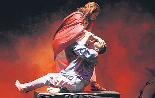 <p>Cada escena es muy real.</p>