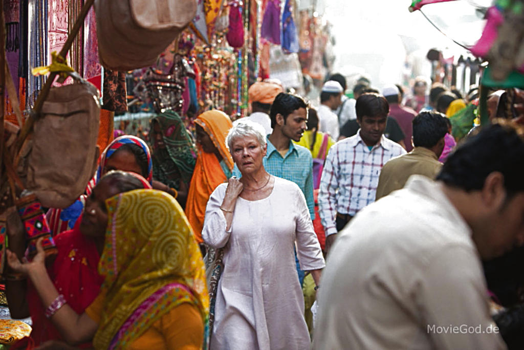 Judi Dench. Interpreta a una mujer que acaba de enviudar y trata de vivir con tranquilidad.()