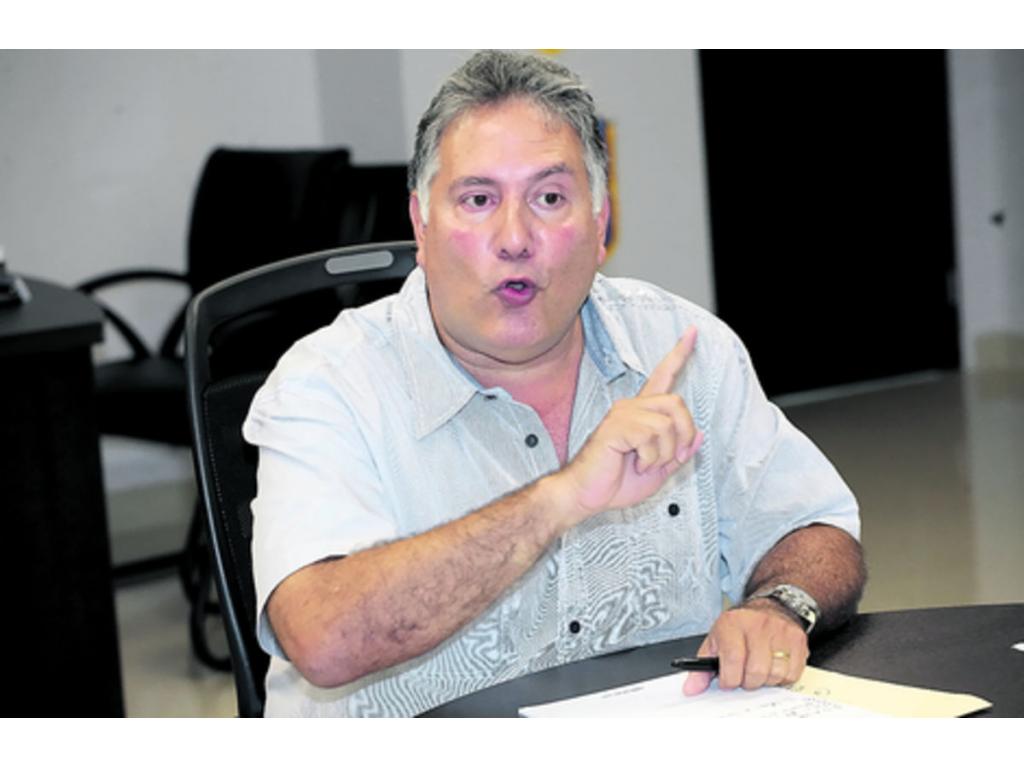 Pedro Chaluja, presidente de la Federación Panameña de Fútbol, considera que sí se podrá llegar a un acuerdo con Cervecería Barú Panamá.(Roberto Barrios)