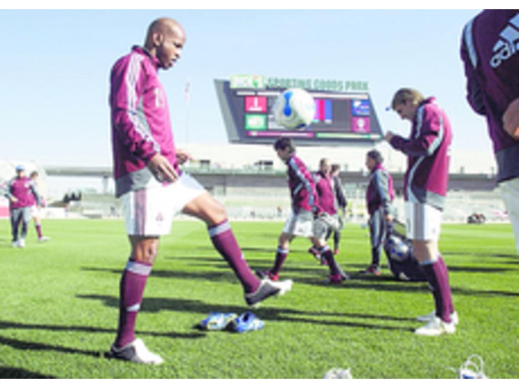 Roberto Brown cuando militaba en los Rapids de Colorado de la MLS en los Estados Unidos. Jugó en la temporada del año 2007.