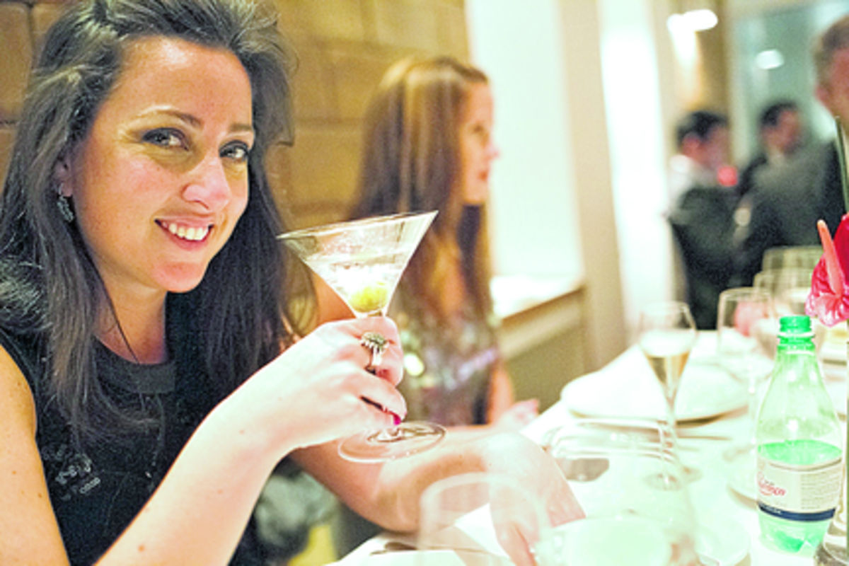 Las mujeres han feminizado los cocteles, con menos alcohol.(Mark Tomaras)