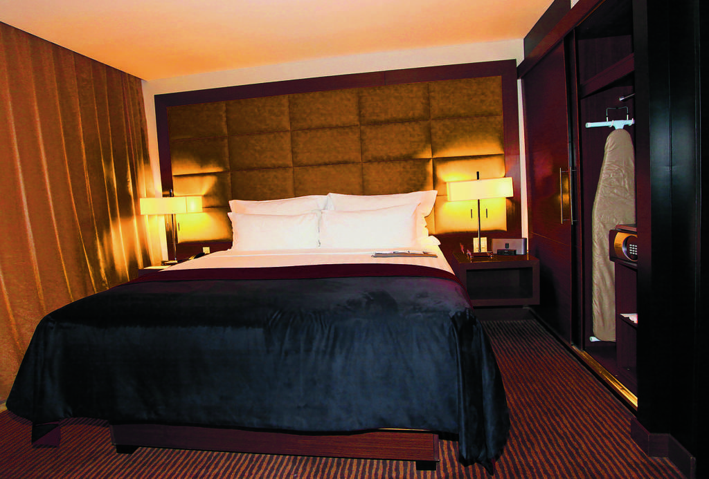 Cuartos. Cuenta con habitación doble con cama queen o king y suites.(Carlos Castro)