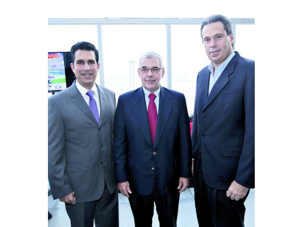 3. Carlos Sacre, Edgardo Carles y Roberto Green.