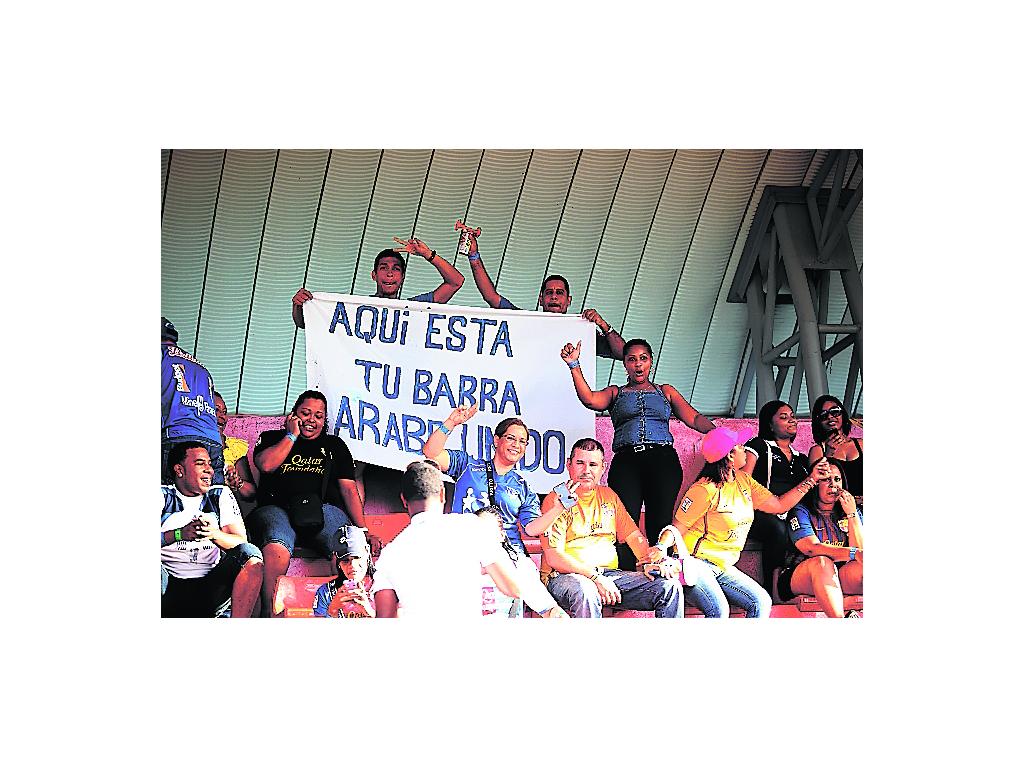 Respaldo. Los aficionados de Colón apoyaron a su equipo.(Francisco González)
