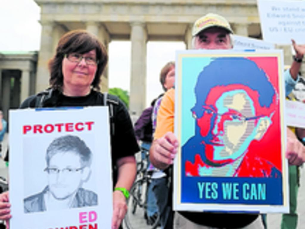 Edward Snowden reveló información clasificada.(AP)