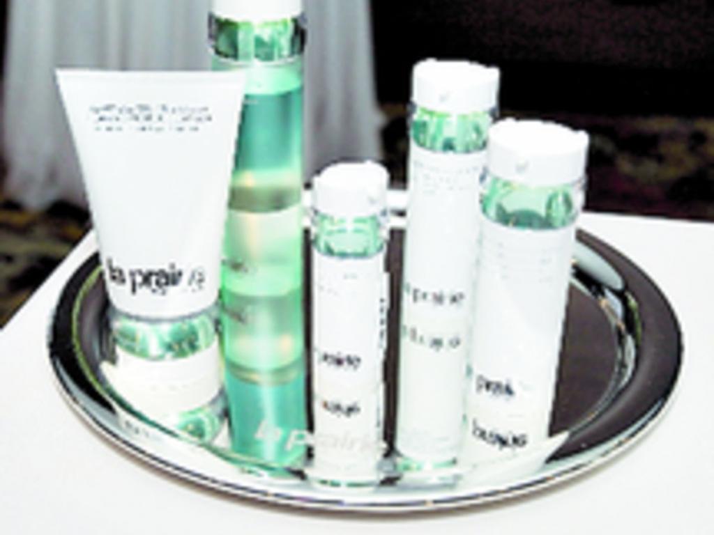 La prairie contiene ingredientes antiedad que proporcionan nutrientes esenciales para la piel.
