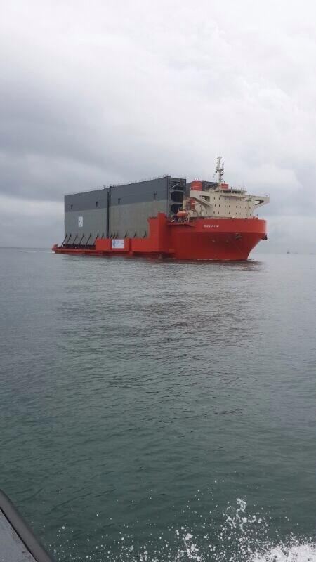Más cerca del muelle donde serán desembarcadas. Foto/Cortesía de la Autoridad del Canal de Panamá