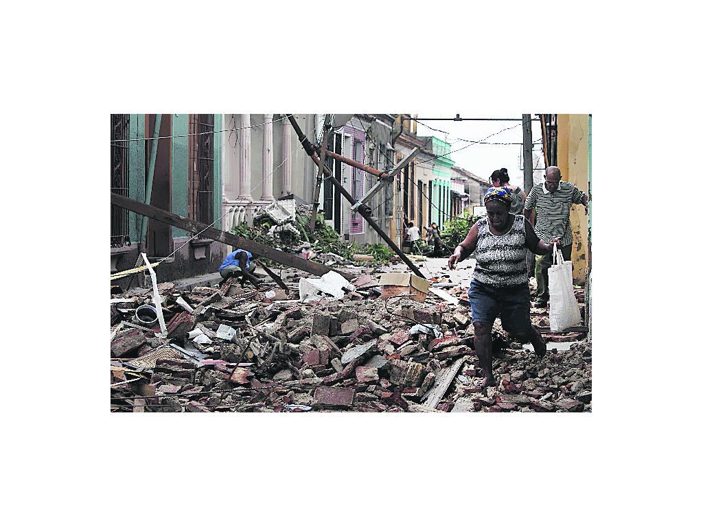 Caos. Graves destrozos en Cuba.(AP)