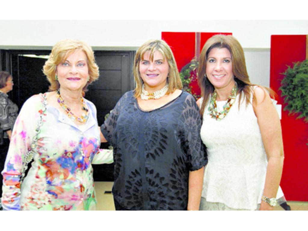 6. Anamae de Ardito Barletta y Jacky de De Janon.