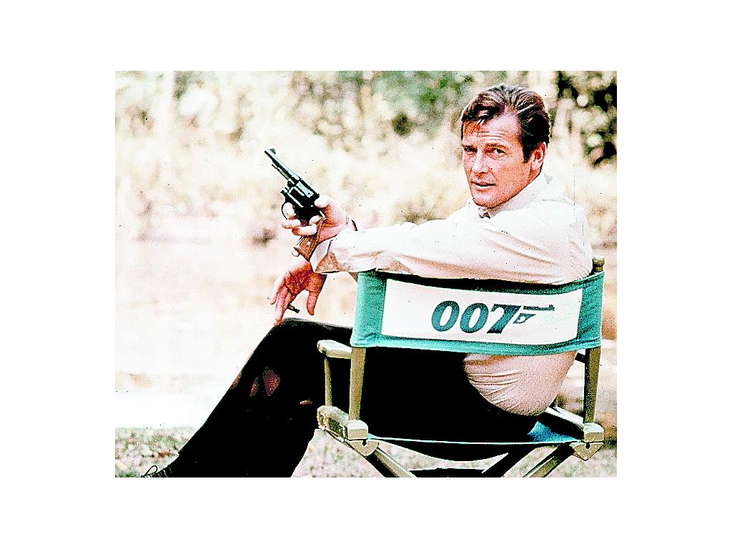Roger Moore. Al igual que Connery, interpretó siete veces al 007 y es uno de los más icónicos junto al escocés.(AP)