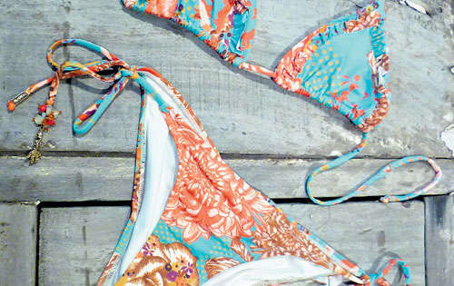 <p>bikini con cuello halter de la marca Onda del Mar (Riviera Cruise 2012). </p>