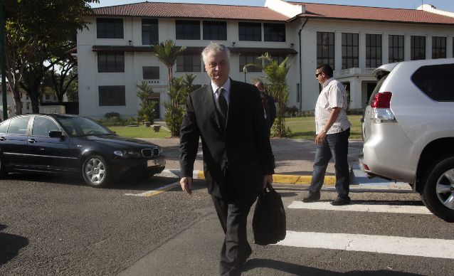 Miembros de GUPC a su llegada a la reunión(Víctor Arosemena)