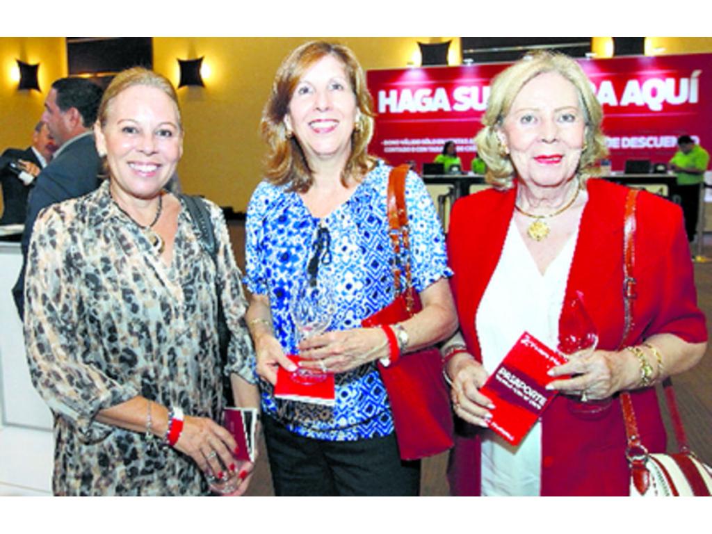 4. Lourdes Benedetti, Liliana F. de López y Maricarmen Alemán.