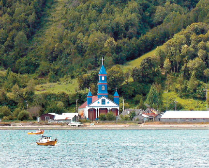 Chiloé. Es otra de las islas, pero está cruzando por el canal de Chacao, en Chile continental.<br>Robert Gould/ Wikimedia Commons