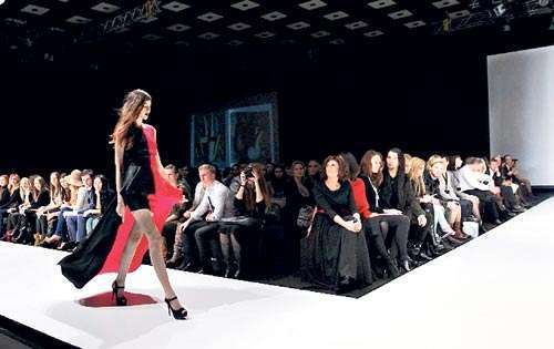 <p>Desfile. Pasarelas de diseñadores locales y foráneos.</p>