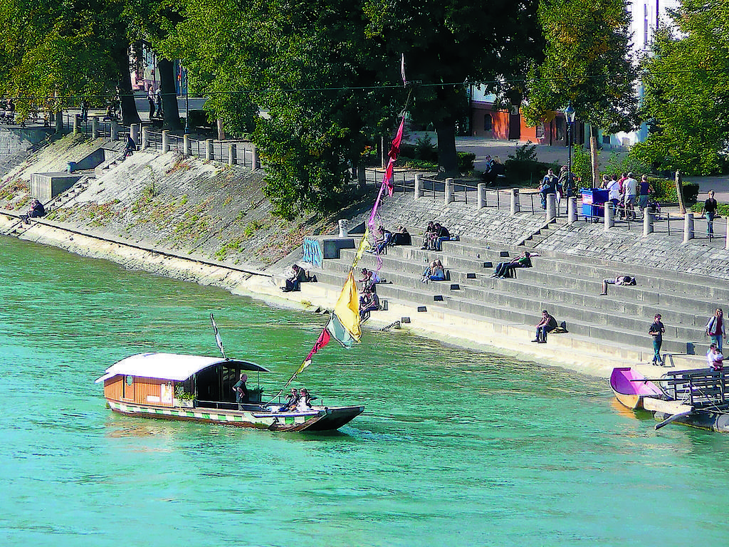 Barcazas. Navegan en el río Rin utilizando el viento para movilizarse.(Wikimedia Commons)