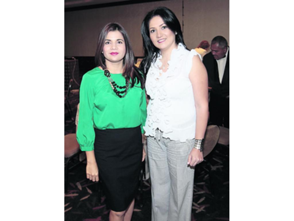 6. Silka Salerno y Julia Abril.