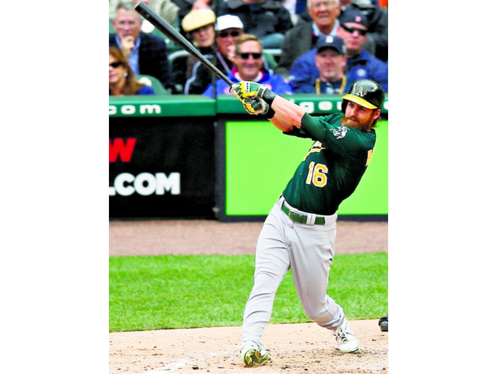 Josh Reddick disparó su cutarrazo en el cuarto episodio.(AP)