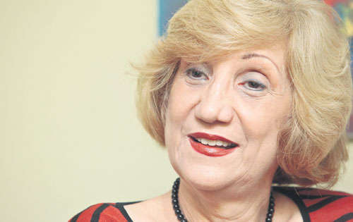 <p>Exitosa. La panameña Rose Marie Tapia ha vendido en menos de dos años 15 mil ejemplares de una de sus novelas.</p>