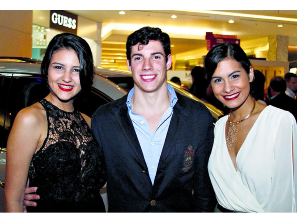 3. Melly Mae Martucci, Maruja Alvarado y Anamaría Endara.