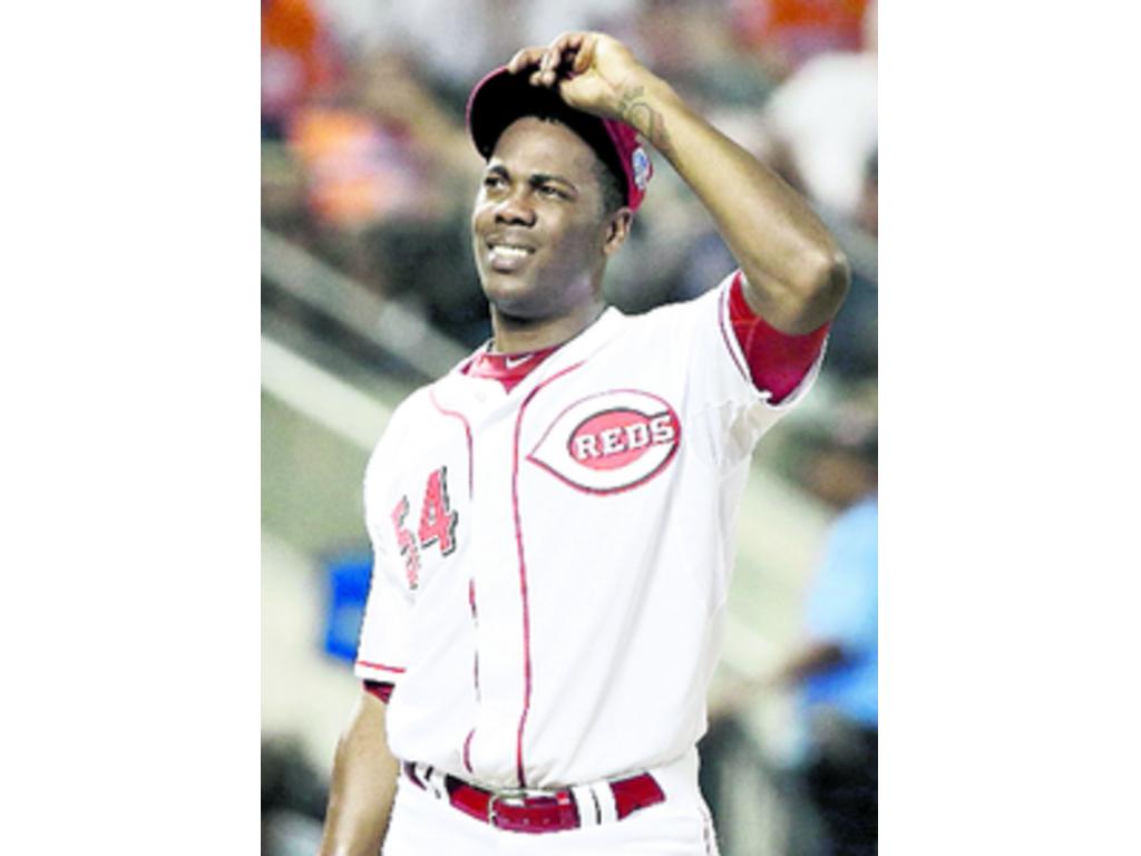 El dominicano se retiró cojeando del campo en la parte alta de la primera entrada, tras recibir un plelotazo de Matt Harvey.