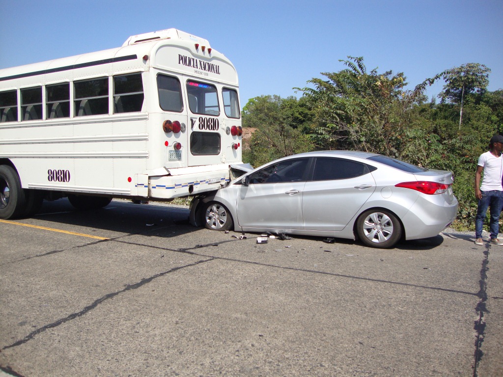 Accidente en medio de enfrentamiento entre campesinos y Policías en Veraguas. Foto/José Adames<br>