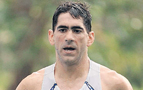 <p>Completo. Fernando Alfaro viene del Ironman de Kona.</p>