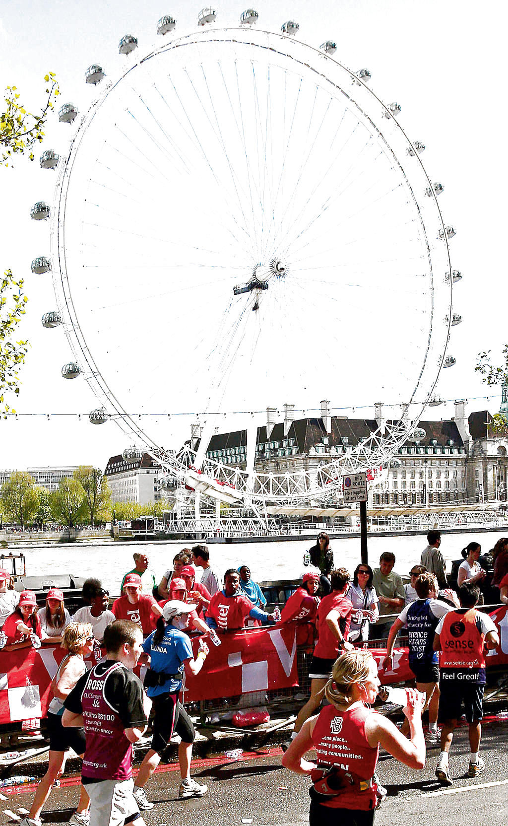 Altura. Con sus 190 metros será la más grande del mundo, por delante del Singapore Flyer (165 metros) y London Eye (135 metros) de la capital británica.(EFE)