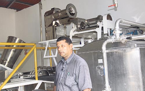<p>Emprendedor. El ingeniero David Bernal es el propietario de Frutas Tropicales Anabela, nombre que fue inspirado en su hija.</p>