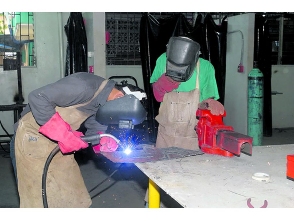 Los técnicos certificados son escasos en el país.(Archivo)