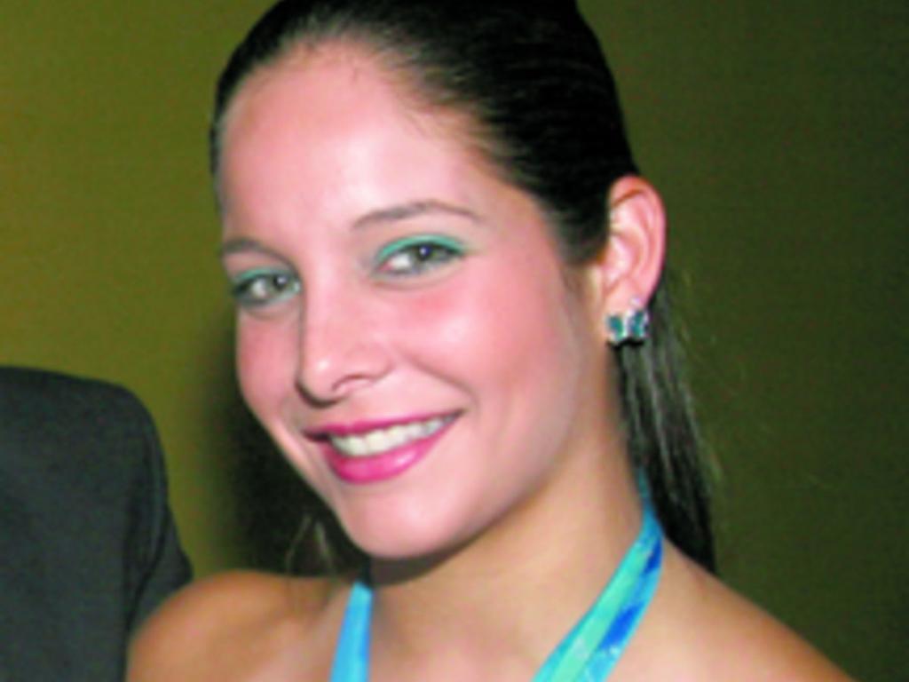 Actriz, bailarina y cantante. Profesora de danza para niños y adultos. Interpreta a Nina. Estudió psicología, danza, teatro y terapia del baile la FSU y en Mahattanville College en NY. Actuó en: Grease, Fama, Todo vale, High school musical, Víc
