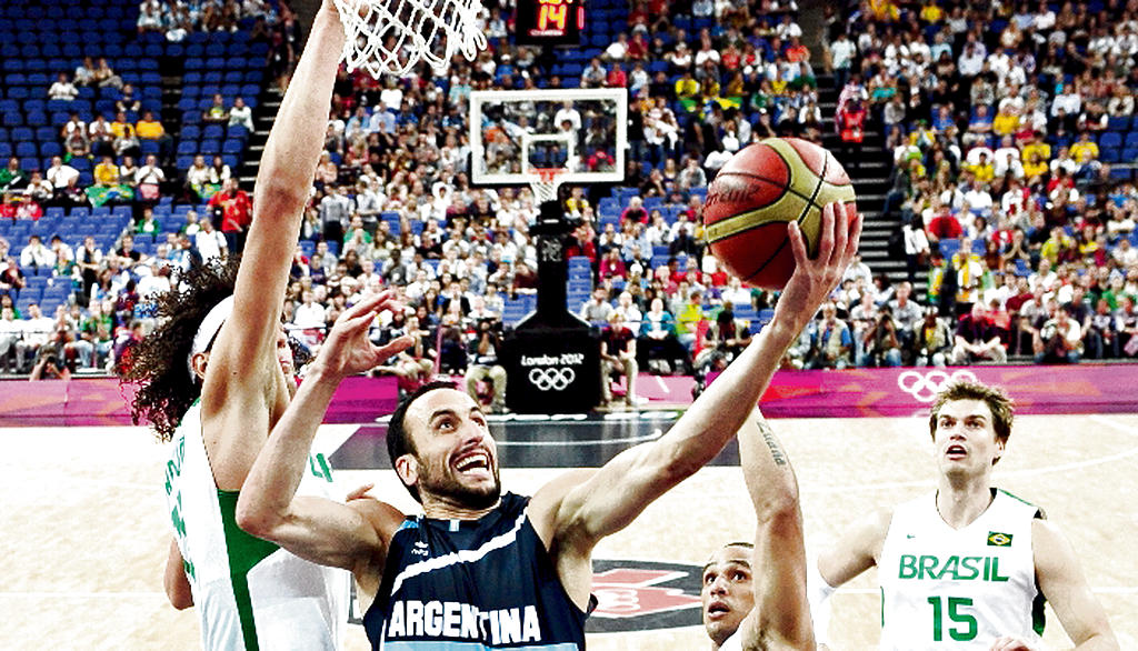 Figura. Emanuel Ginobili (c), estrella de Argentina.(AP)